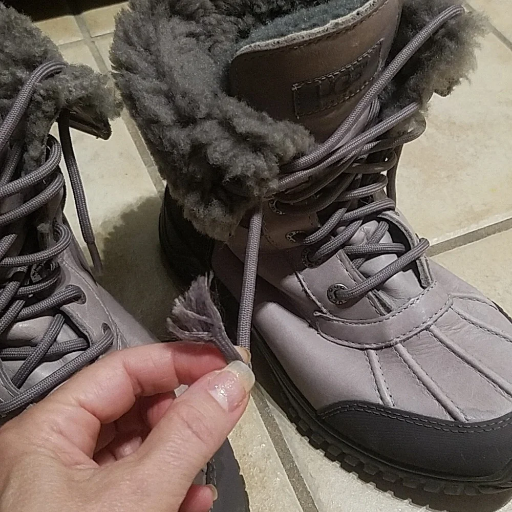 UGG Adirondack II waterproof leather sheepskin boots sz 6
